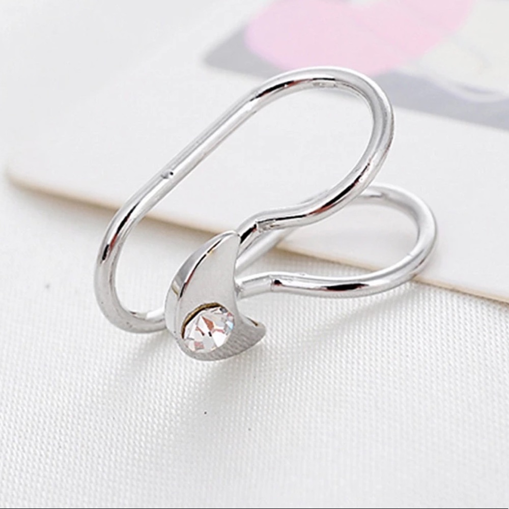 🌜Pretty Jeweled Moon Ear Cuff- silver tone - Picture 1 of 6